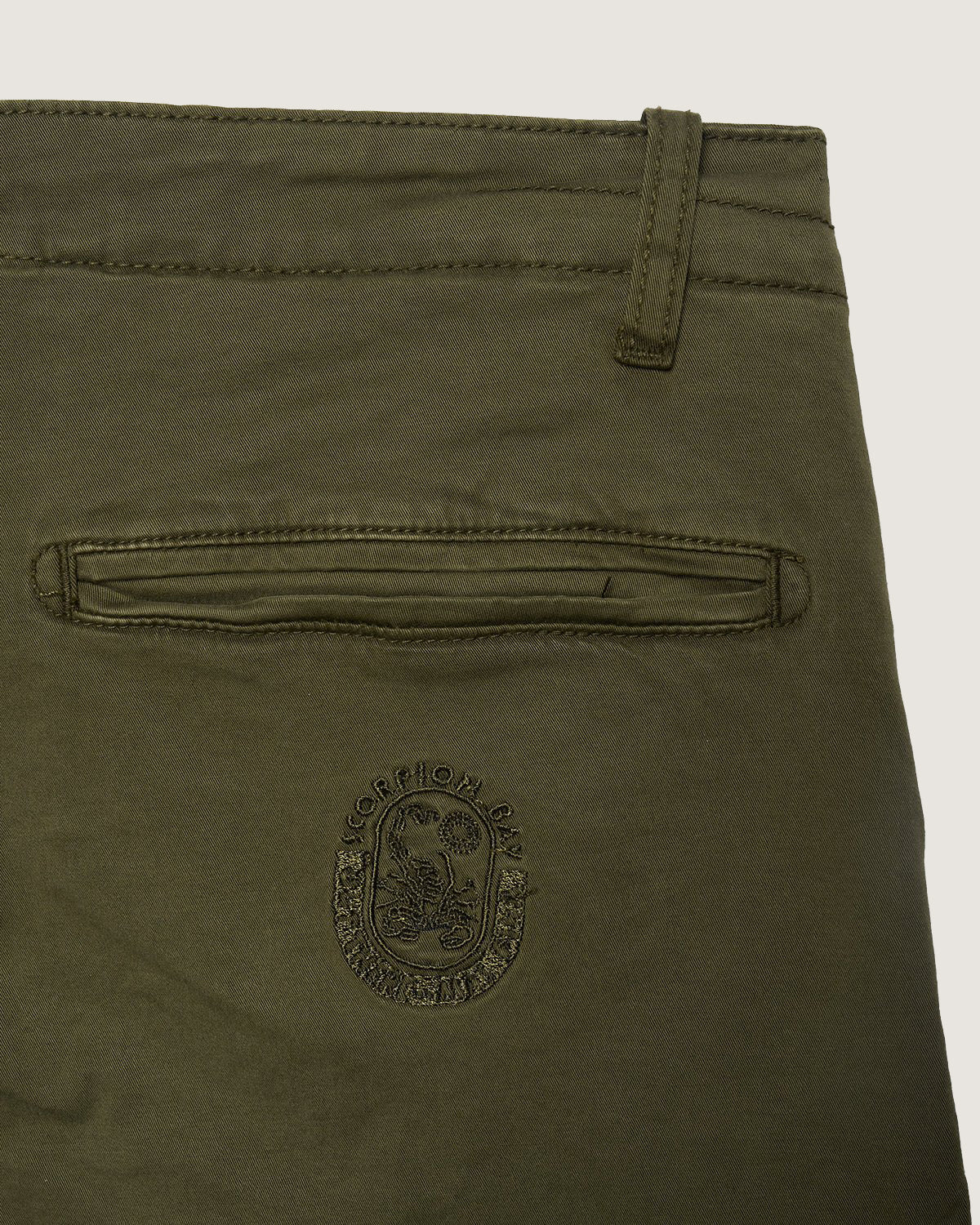Bermuda cargo iconic con logo ricamato sul retro uomo - Image 7