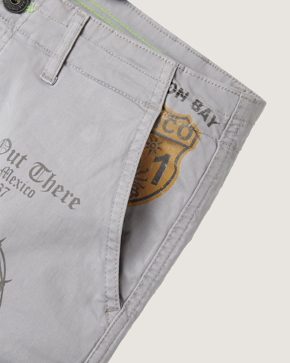 Bermuda cargo multitasca "Tattoo All Over" uomo - Image 5