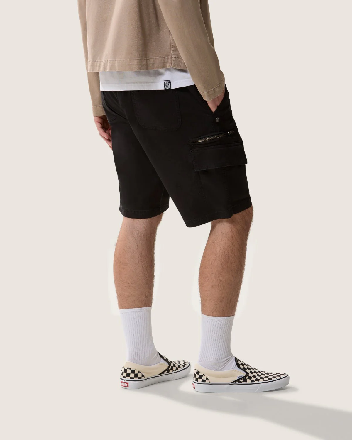 Bermuda cargo multitasca "Gothic Lettering" uomo - Image 4
