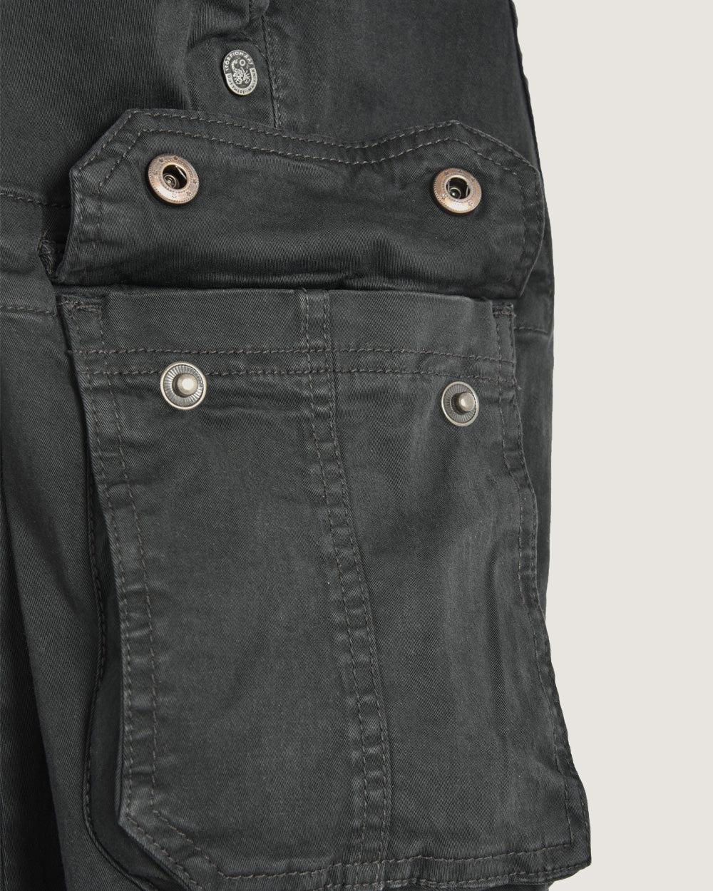 Pantaloni cargo iconic con elastico sul fondo  uomo - Image 5