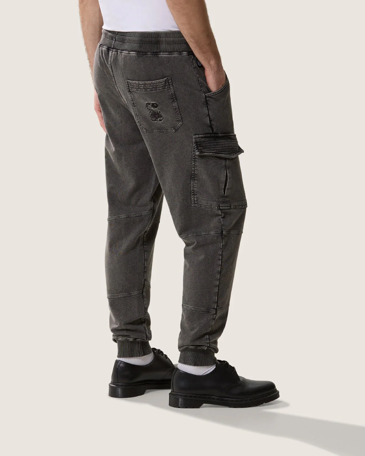 Pantaloni jogger cargo in felpa uomo - Image 4