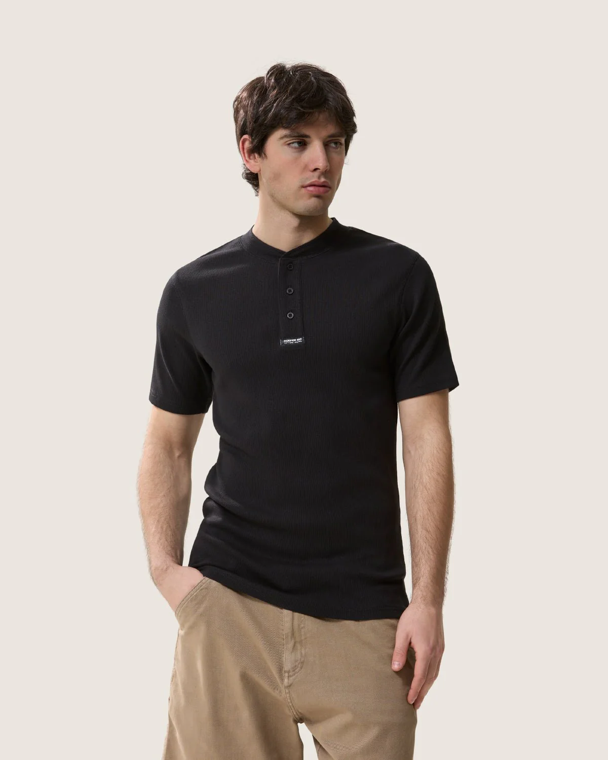 T-shirt serafino "Essential" a maniche corte uomo - Image 2